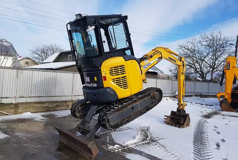 Продам экскаватор Komatsu PC30