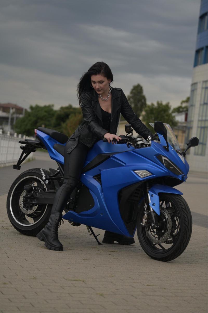 YAMAHA R3 электрический мотоцикл