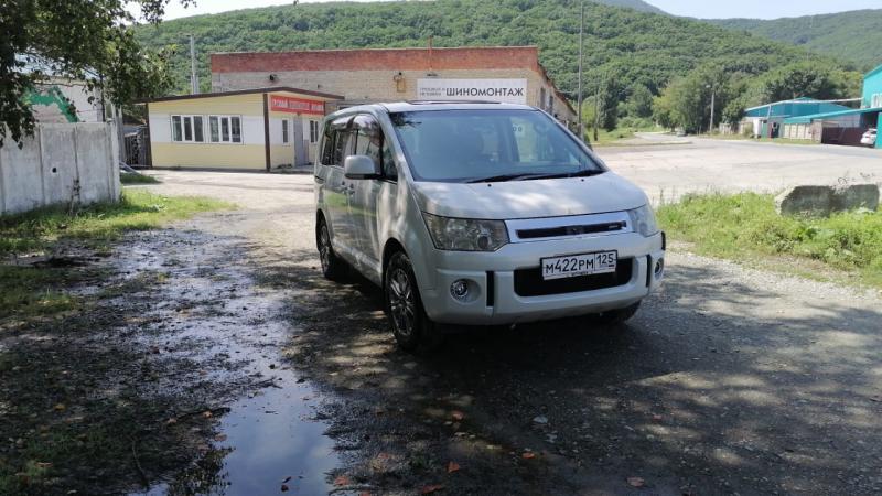 Mitsubishi Delica 2009